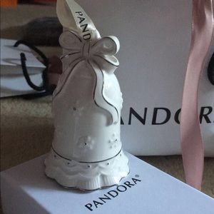 Pandora Bell